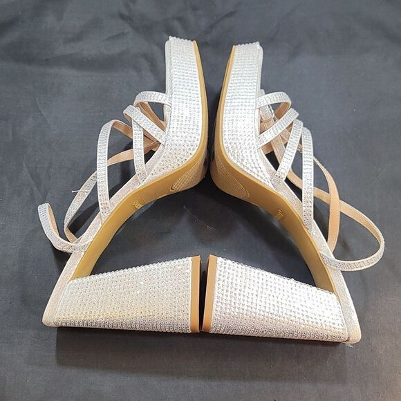 BRAND NEW BAMBOO STUDDED EMBELLISHMENTS PLATFORM SANDAL - Picture 11 of 15